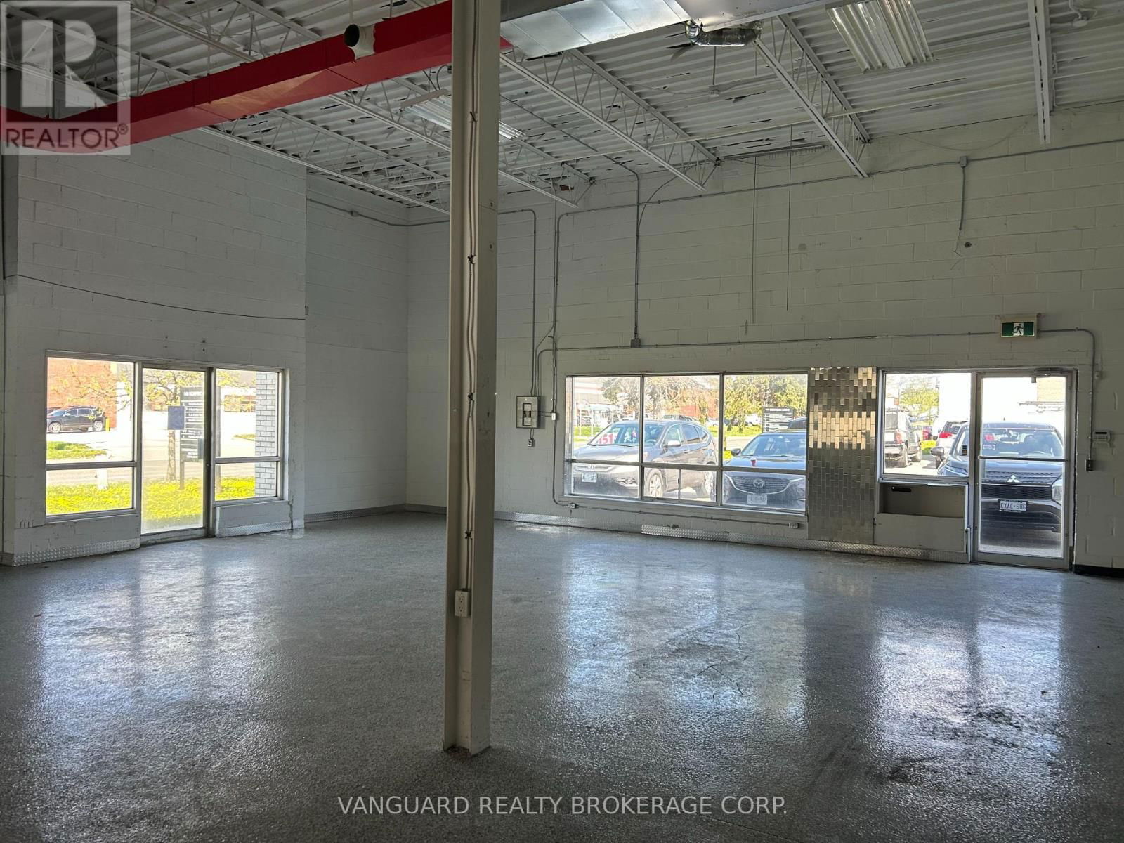 1 - 149 NORFINCH AVENUE Image 4