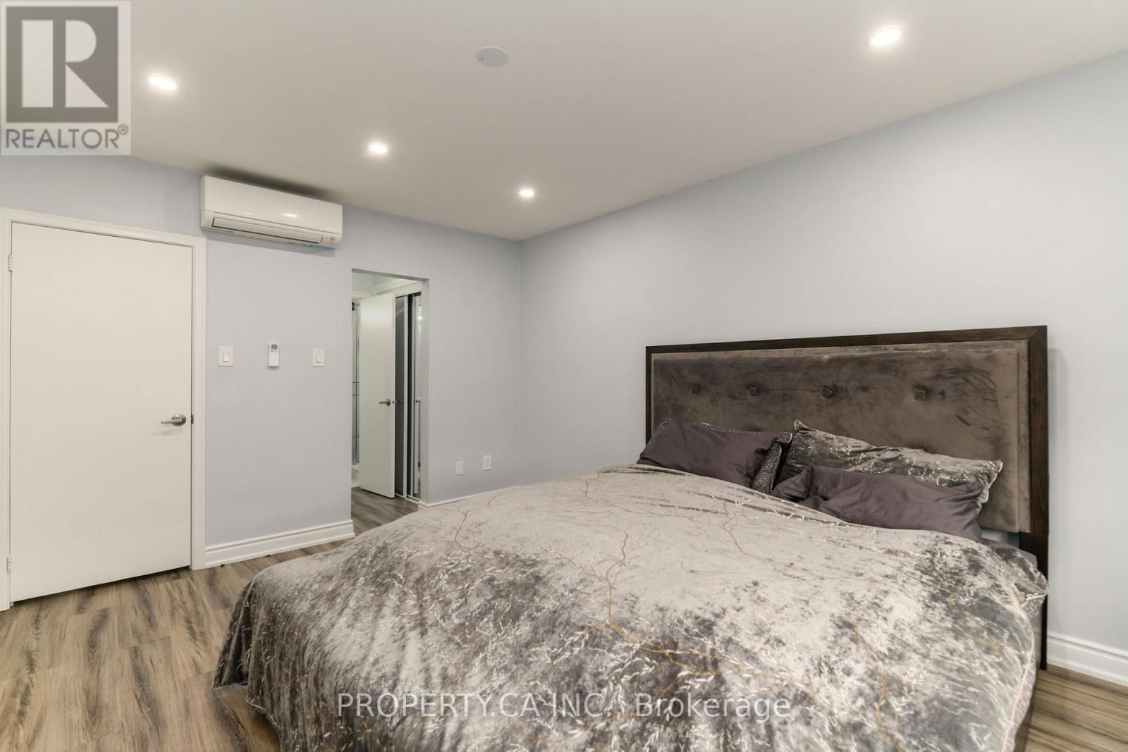 2 - 749 MARLEE AVENUE Image 21