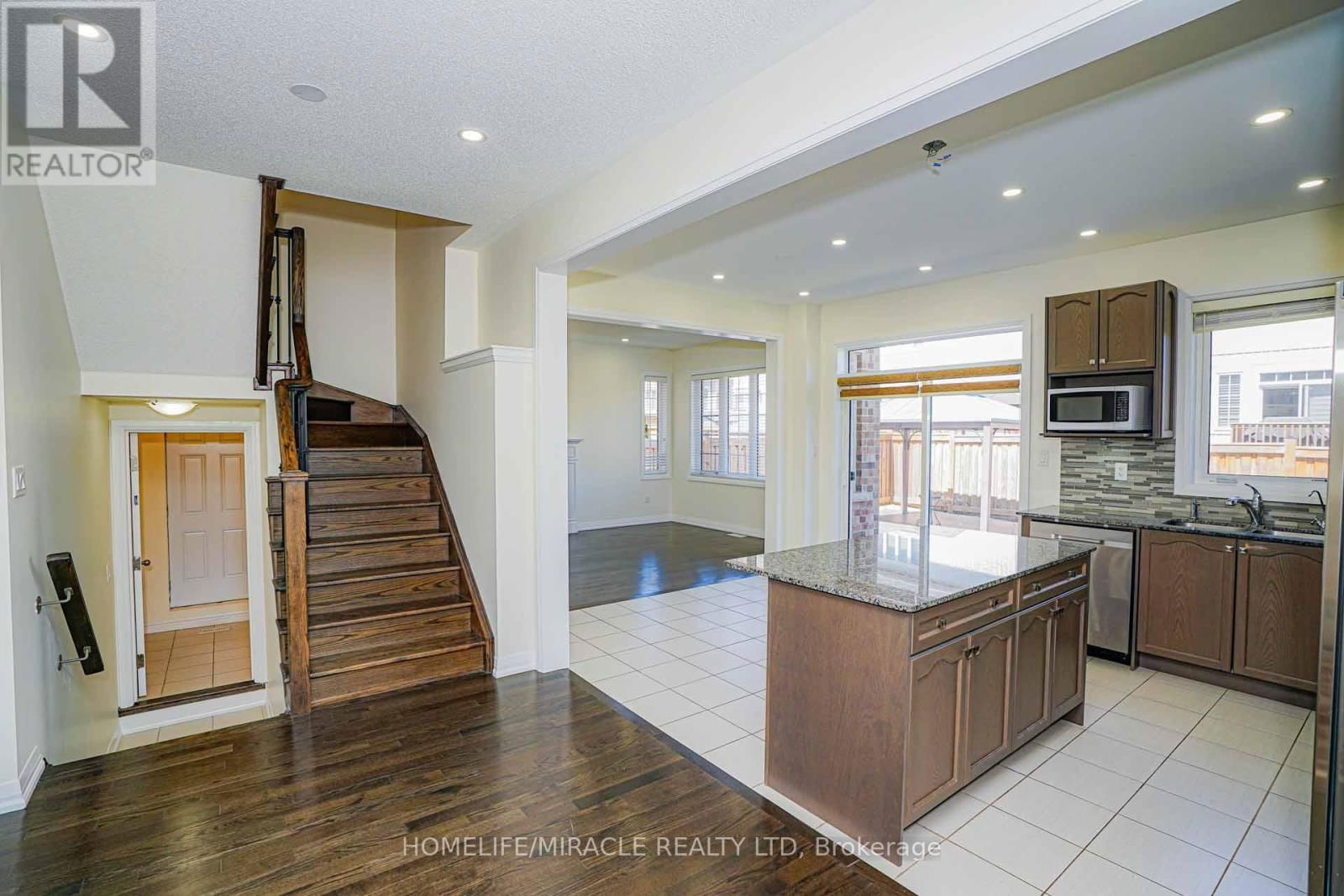 35 DREW BROWN BOULEVARD Image 18