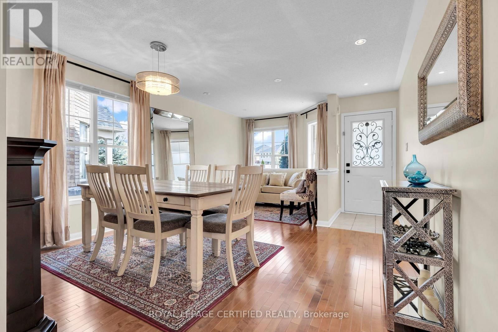 34 TAWNIE CRESCENT Image 11