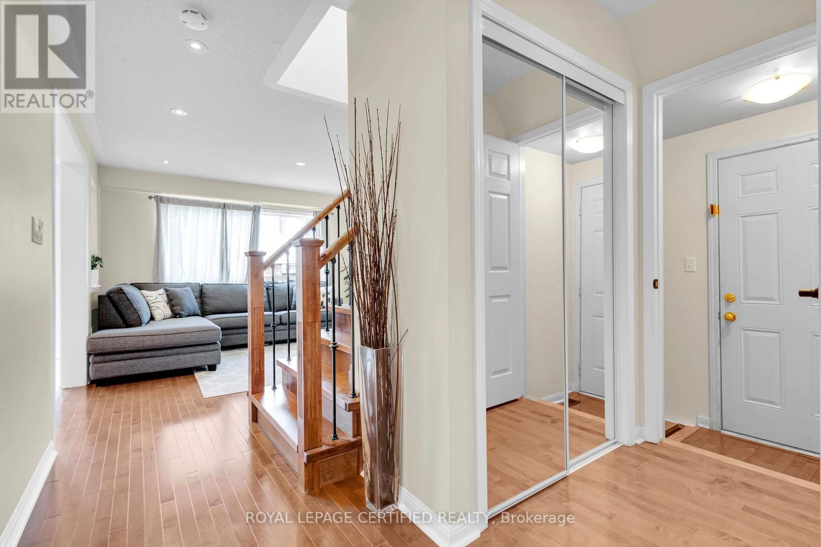 34 TAWNIE CRESCENT Image 12