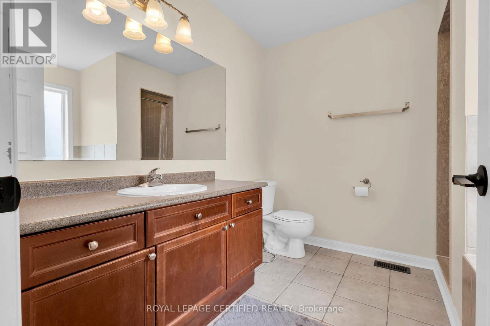 34 TAWNIE CRESCENT Image 21