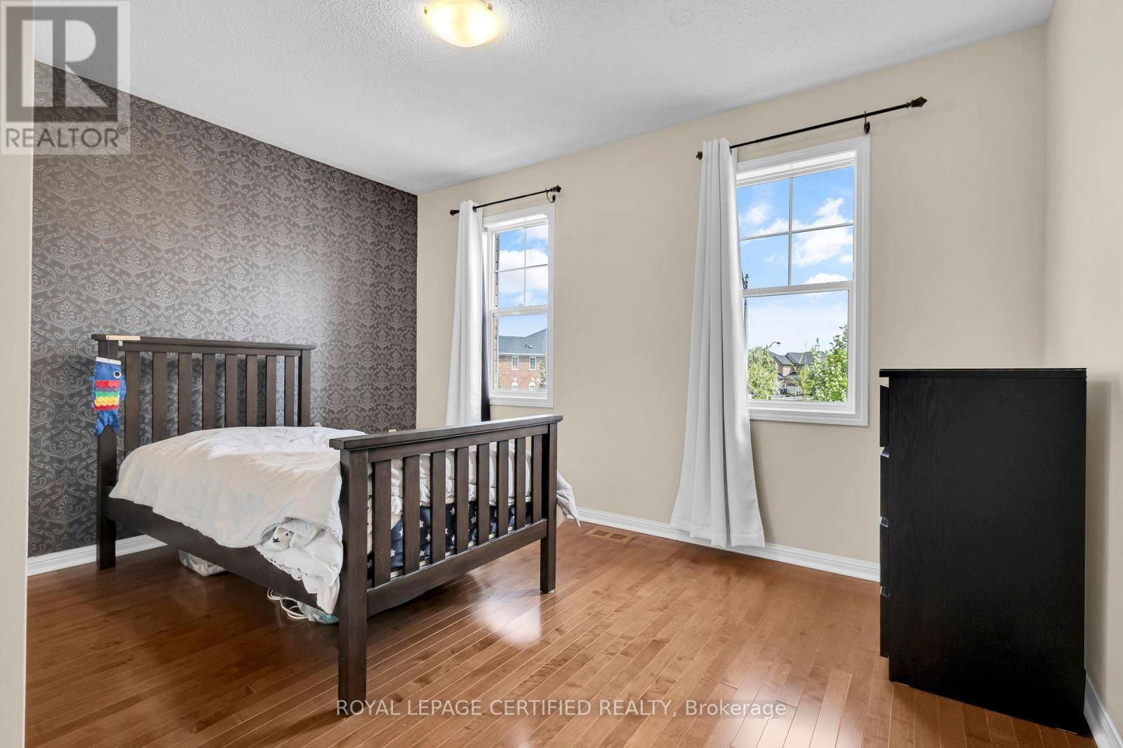 34 TAWNIE CRESCENT Image 24