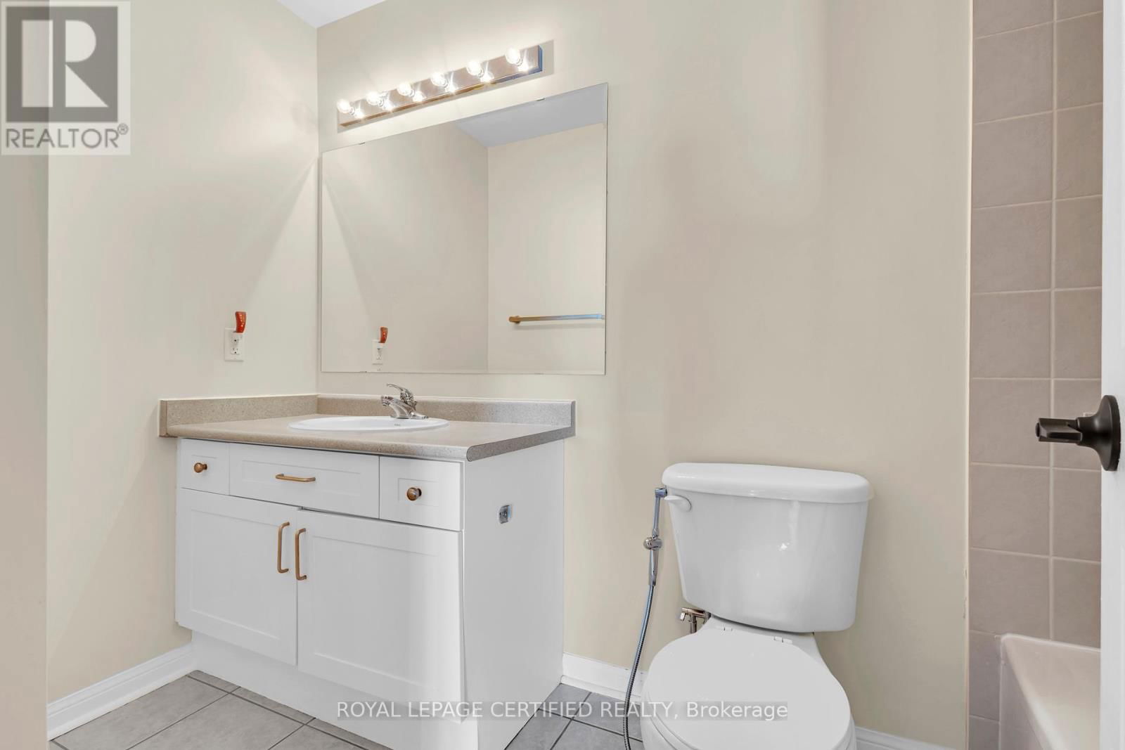 34 TAWNIE CRESCENT Image 26