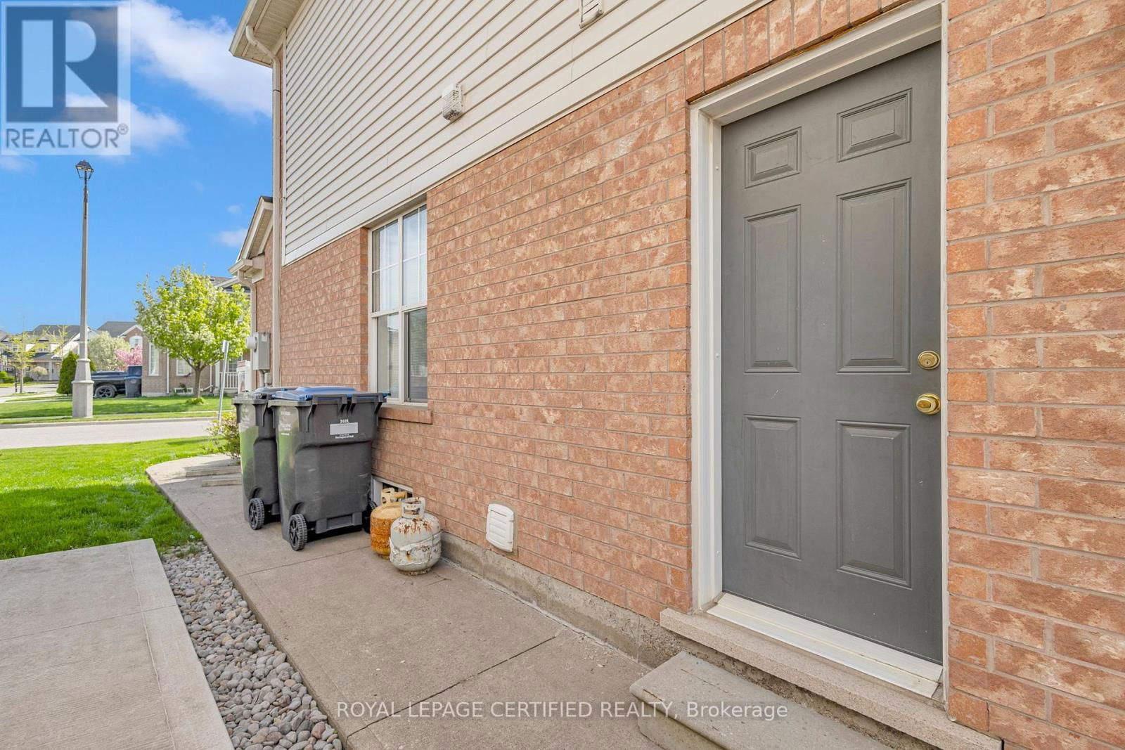 34 TAWNIE CRESCENT Image 28