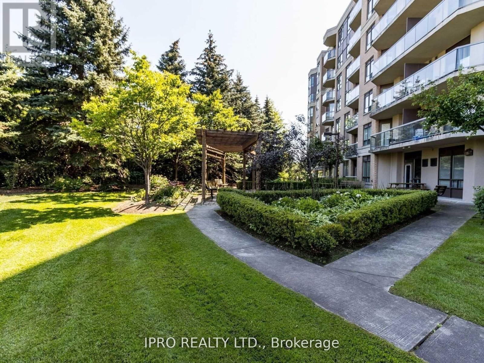 207 - 300 RAY LAWSON BOULEVARD Image 18