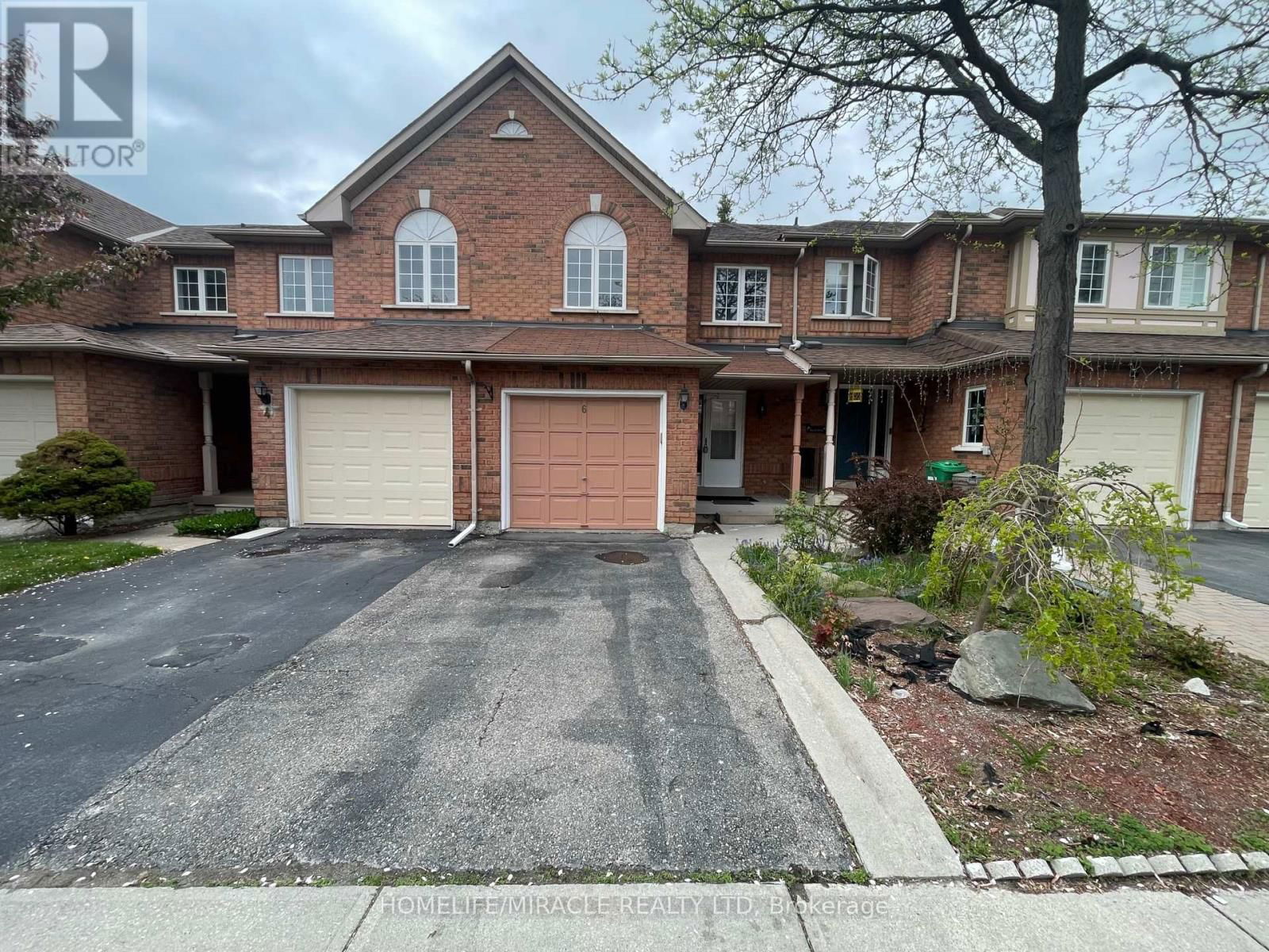 6 - 10 CHERRYTREE DRIVE Image 1