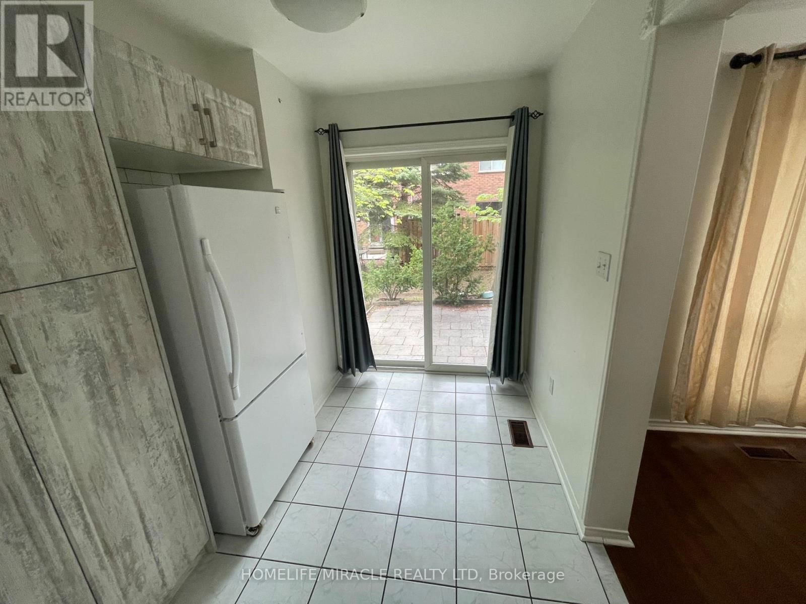 6 - 10 CHERRYTREE DRIVE Image 10