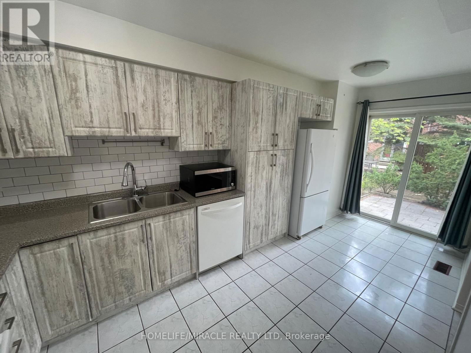 6 - 10 CHERRYTREE DRIVE Image 13