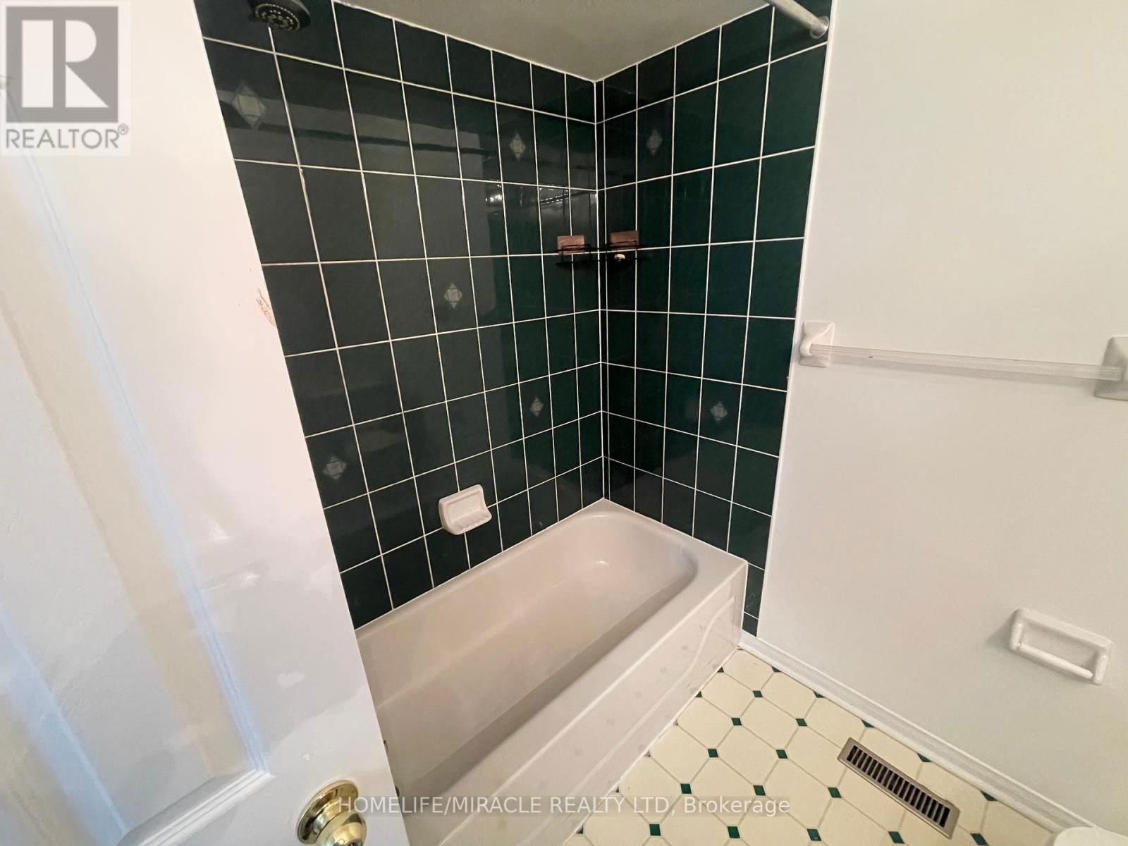 6 - 10 CHERRYTREE DRIVE Image 21