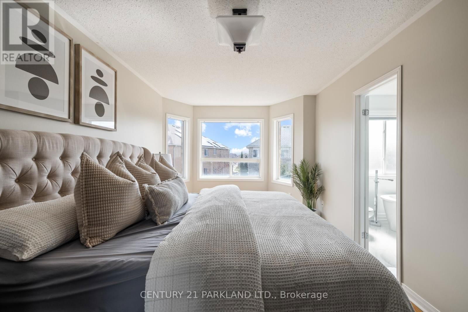 18 HUMBERSHED CRESCENT Image 25