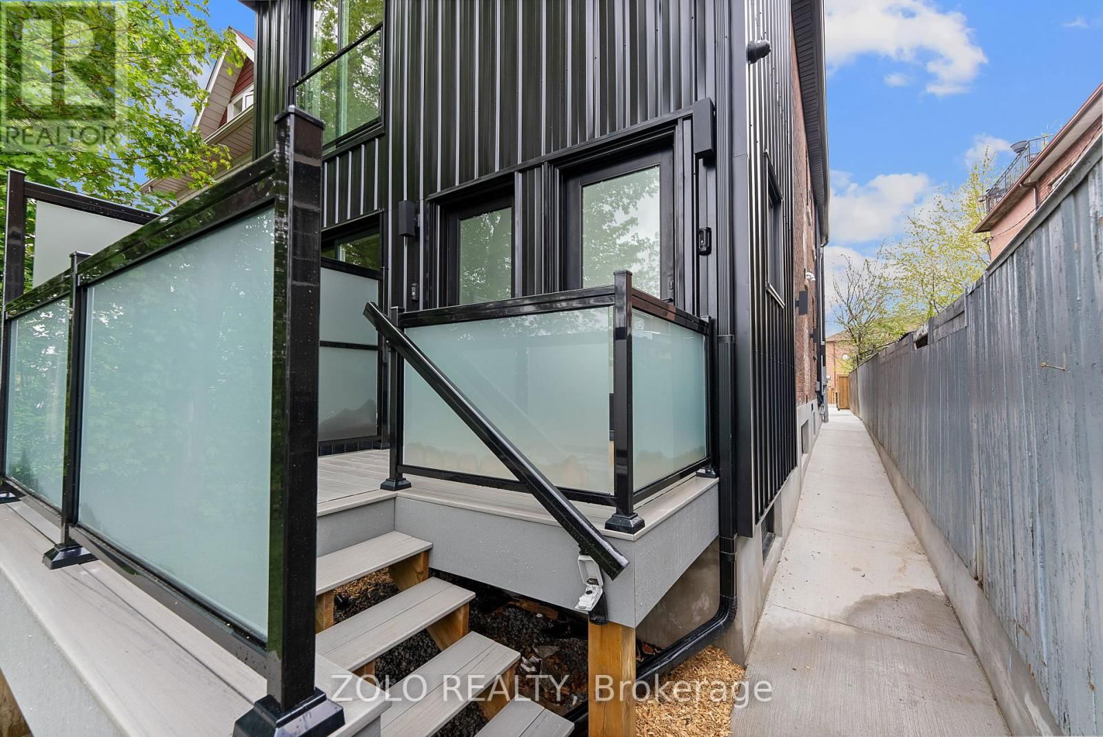 Upper - 1556 DAVENPORT ROAD Image 4