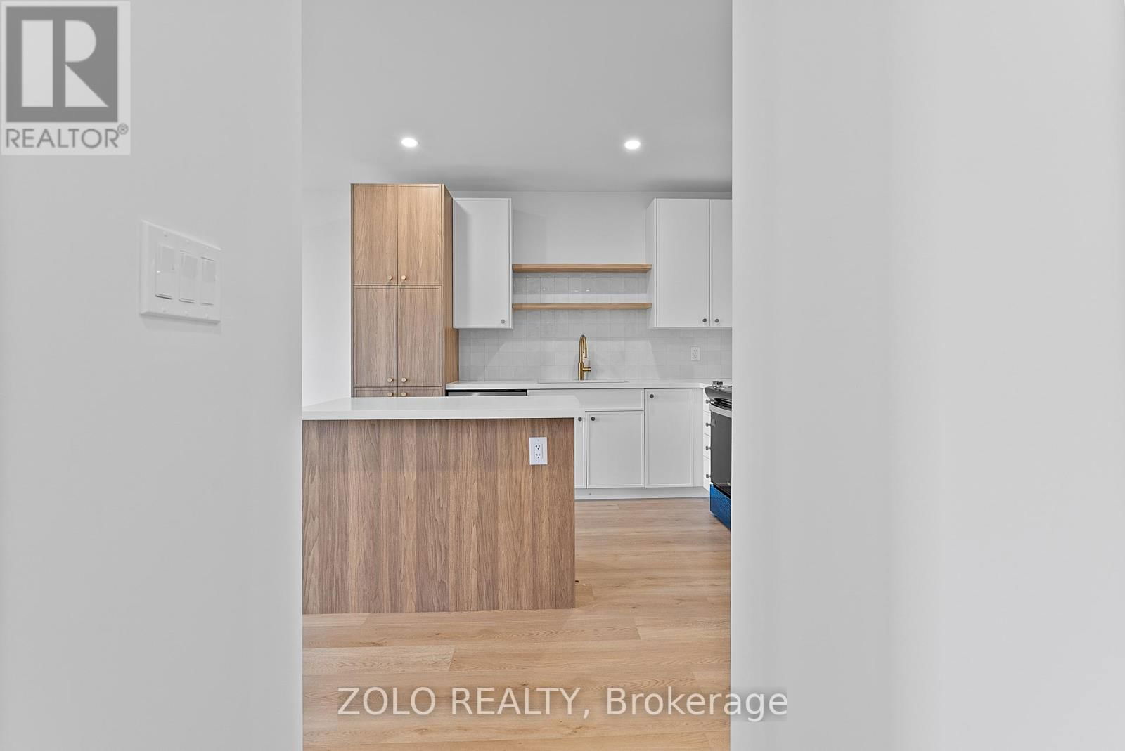 Upper - 1556 DAVENPORT ROAD Image 7