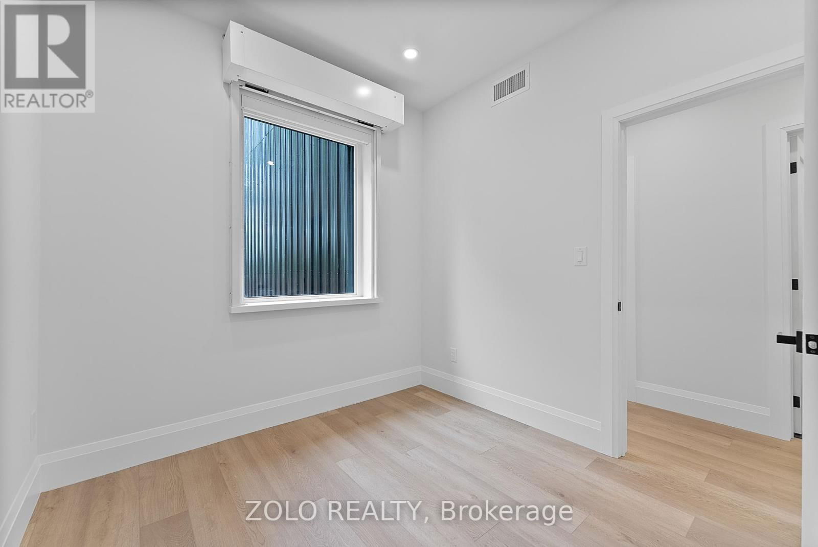 Main - 1556 DAVENPORT ROAD Image 26
