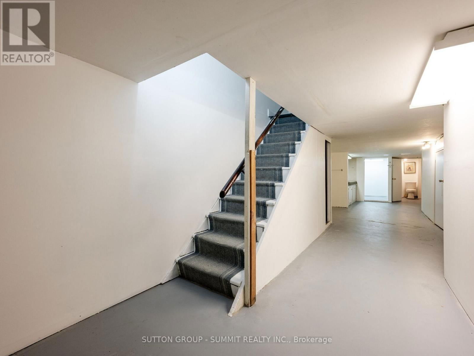 281 RONCESVALLES AVENUE EAST Image 11