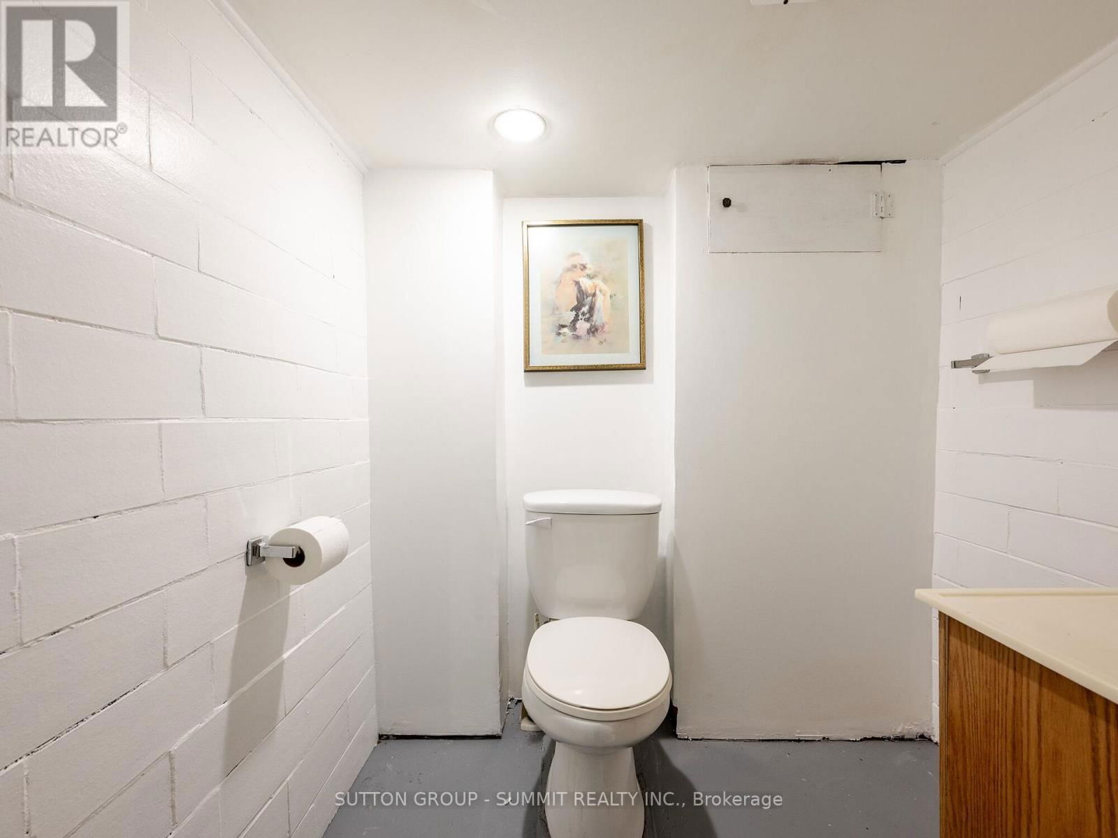 281 RONCESVALLES AVENUE EAST Image 13