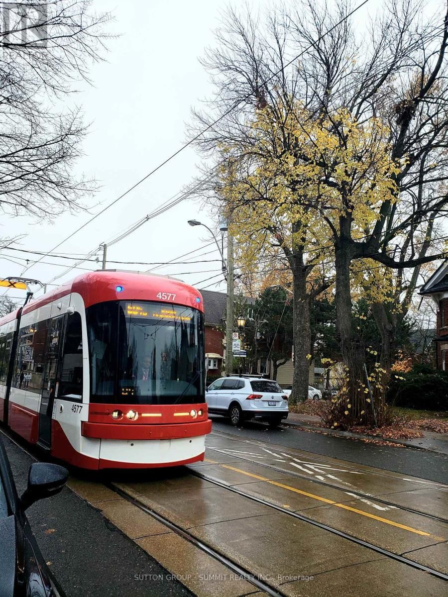 281 RONCESVALLES AVENUE EAST Image 14