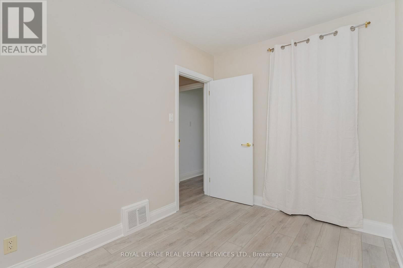 62 NASH DRIVE Image 14