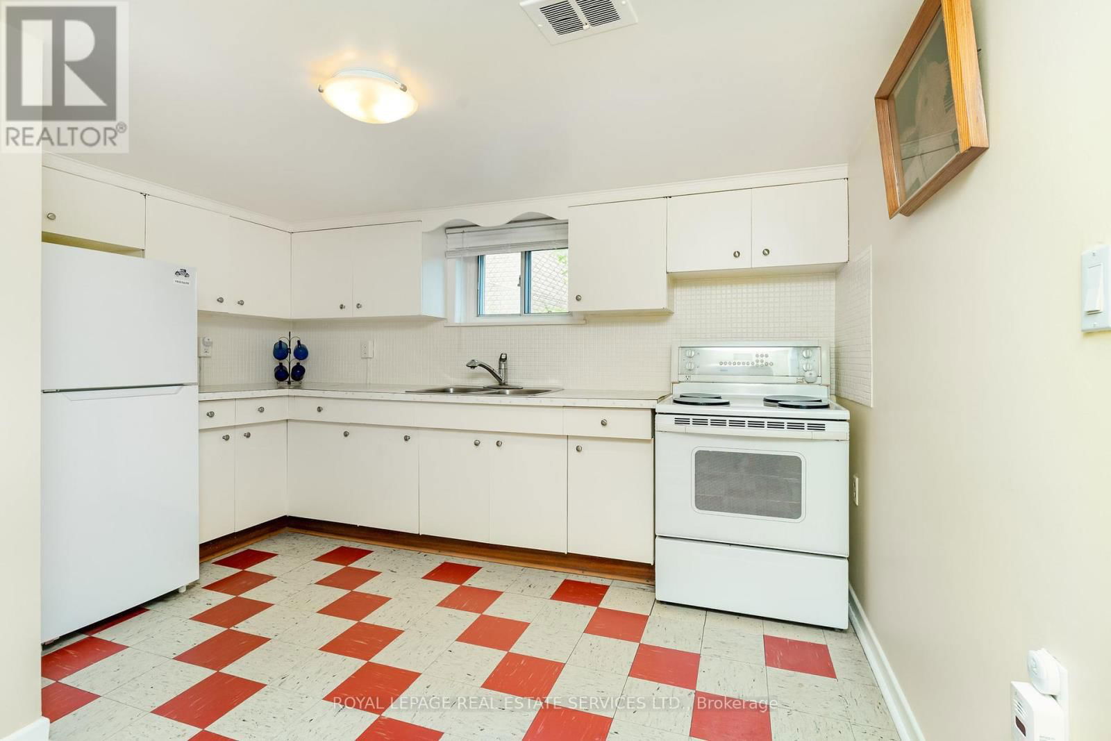 62 NASH DRIVE Image 18