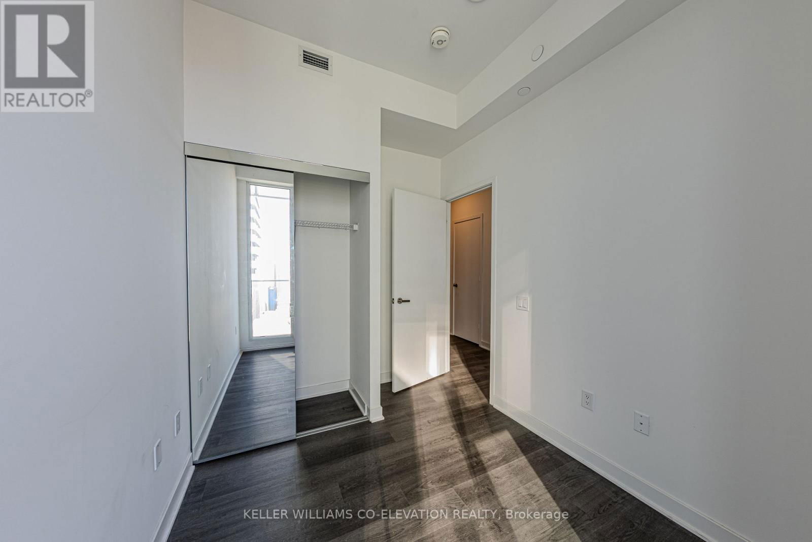 4203 - 3900 CONFEDERATION PARKWAY Image 7