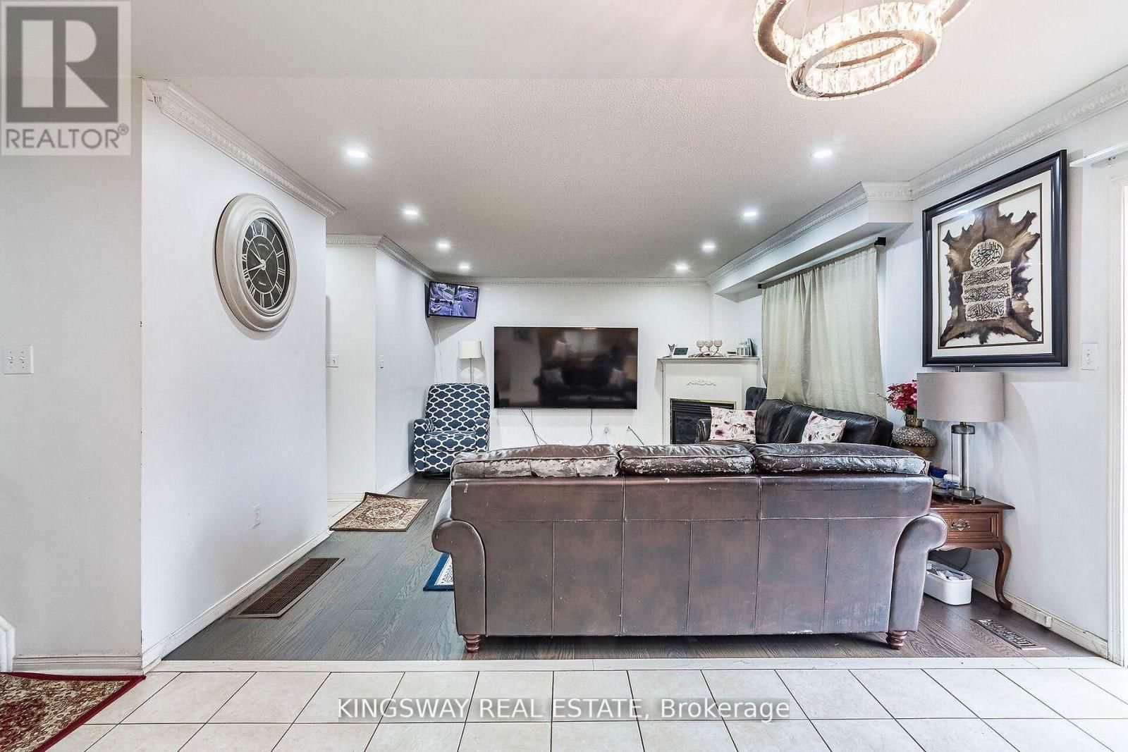 58 LEAGATE STREET Image 12