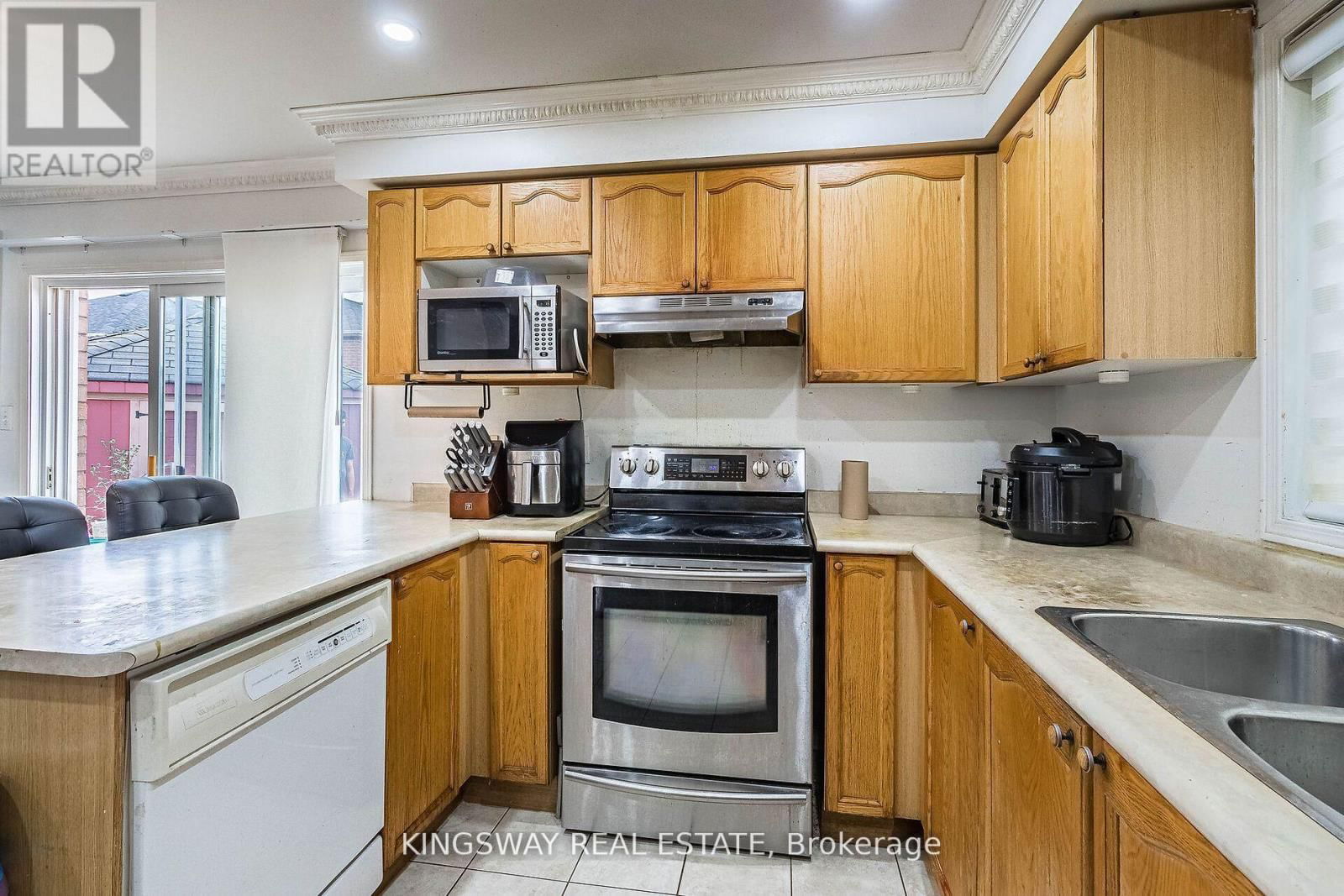 58 LEAGATE STREET Image 9