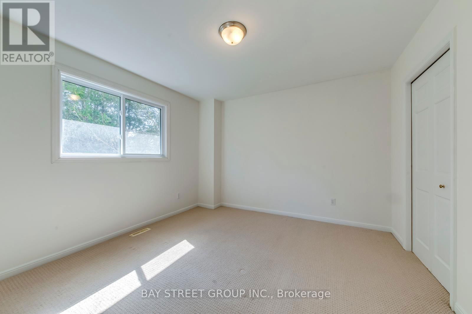 130 ALL SAINTS CRESCENT Image 32