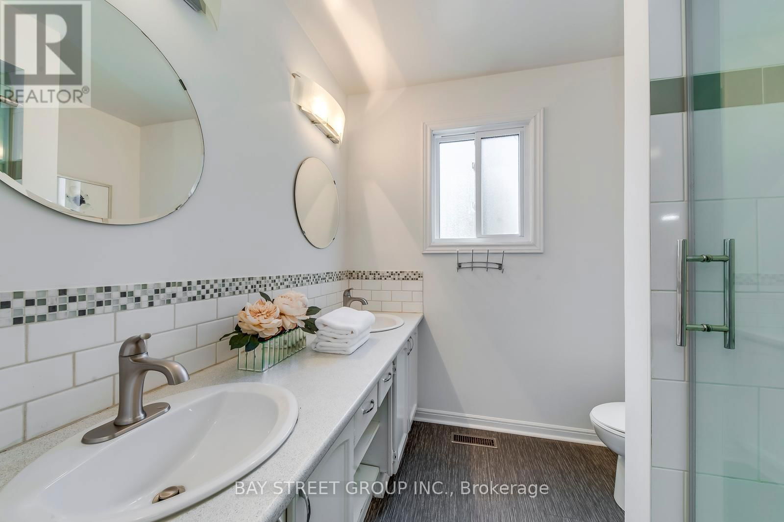 130 ALL SAINTS CRESCENT Image 35