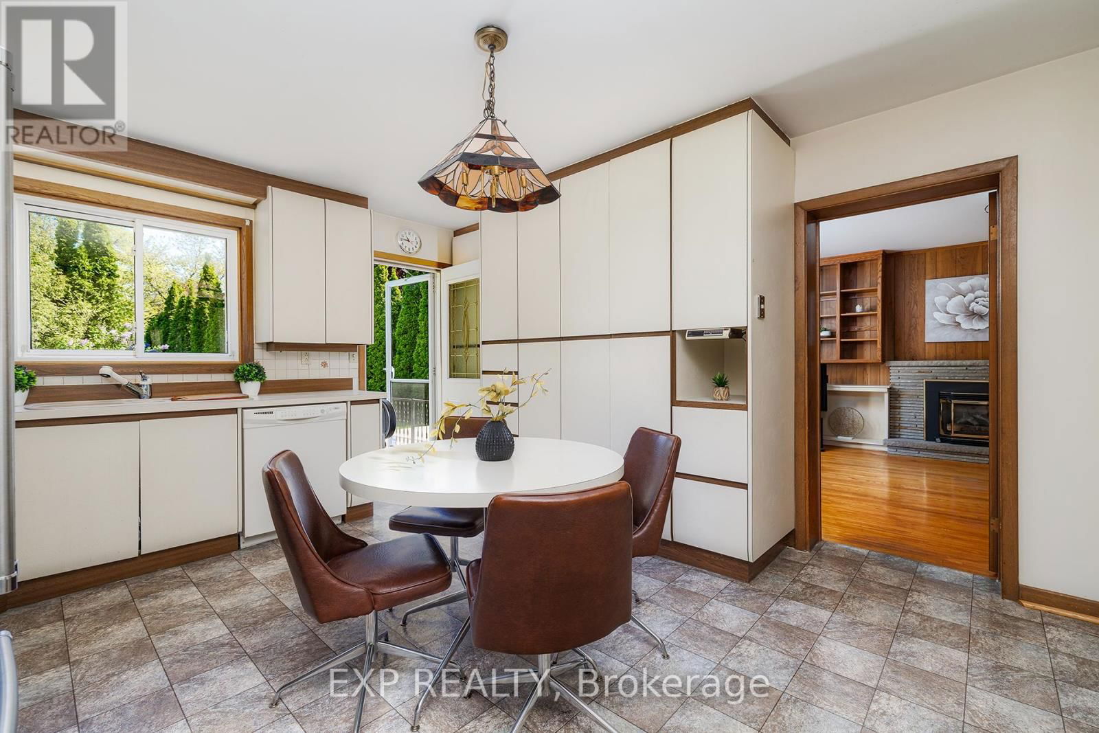 69 PETTIT DRIVE Image 11