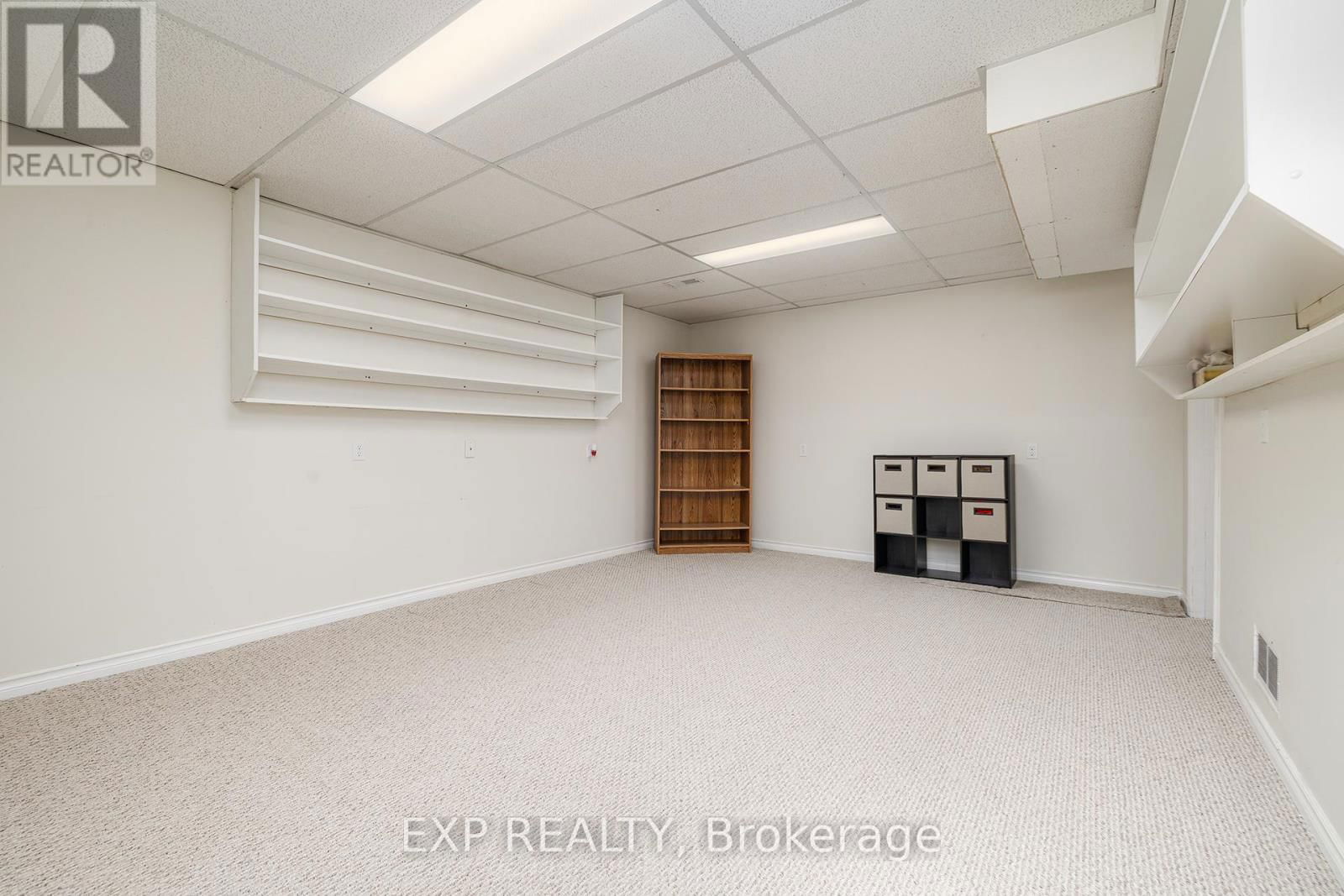 69 PETTIT DRIVE Image 25