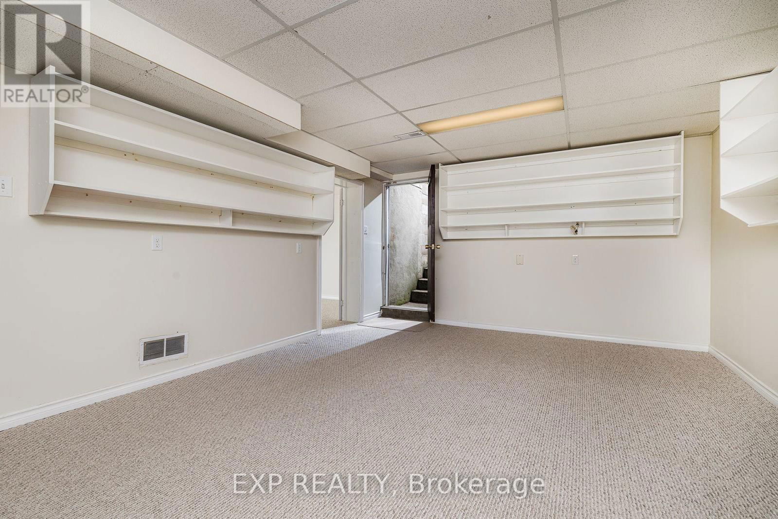 69 PETTIT DRIVE Image 26