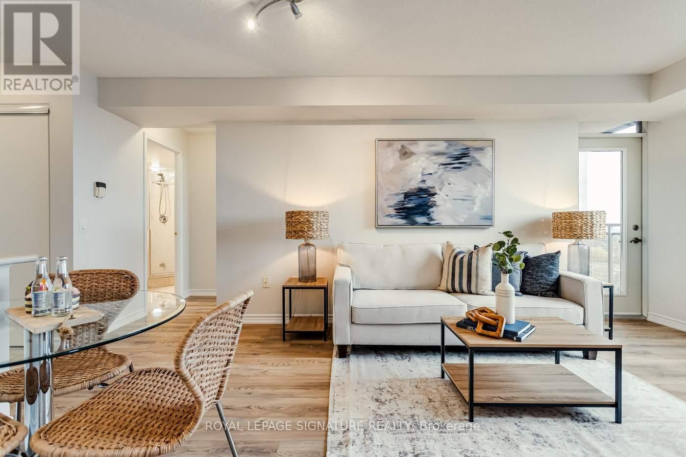 1707 - 55 STRATHAVEN DRIVE Image 13