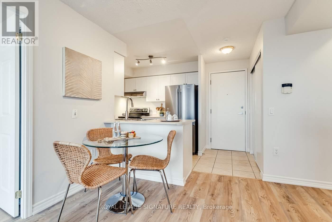 1707 - 55 STRATHAVEN DRIVE Image 5