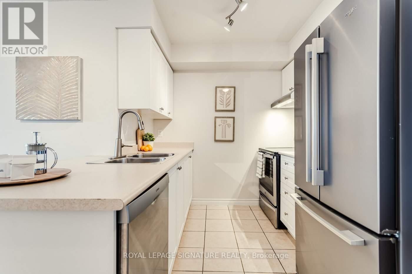 1707 - 55 STRATHAVEN DRIVE Image 7