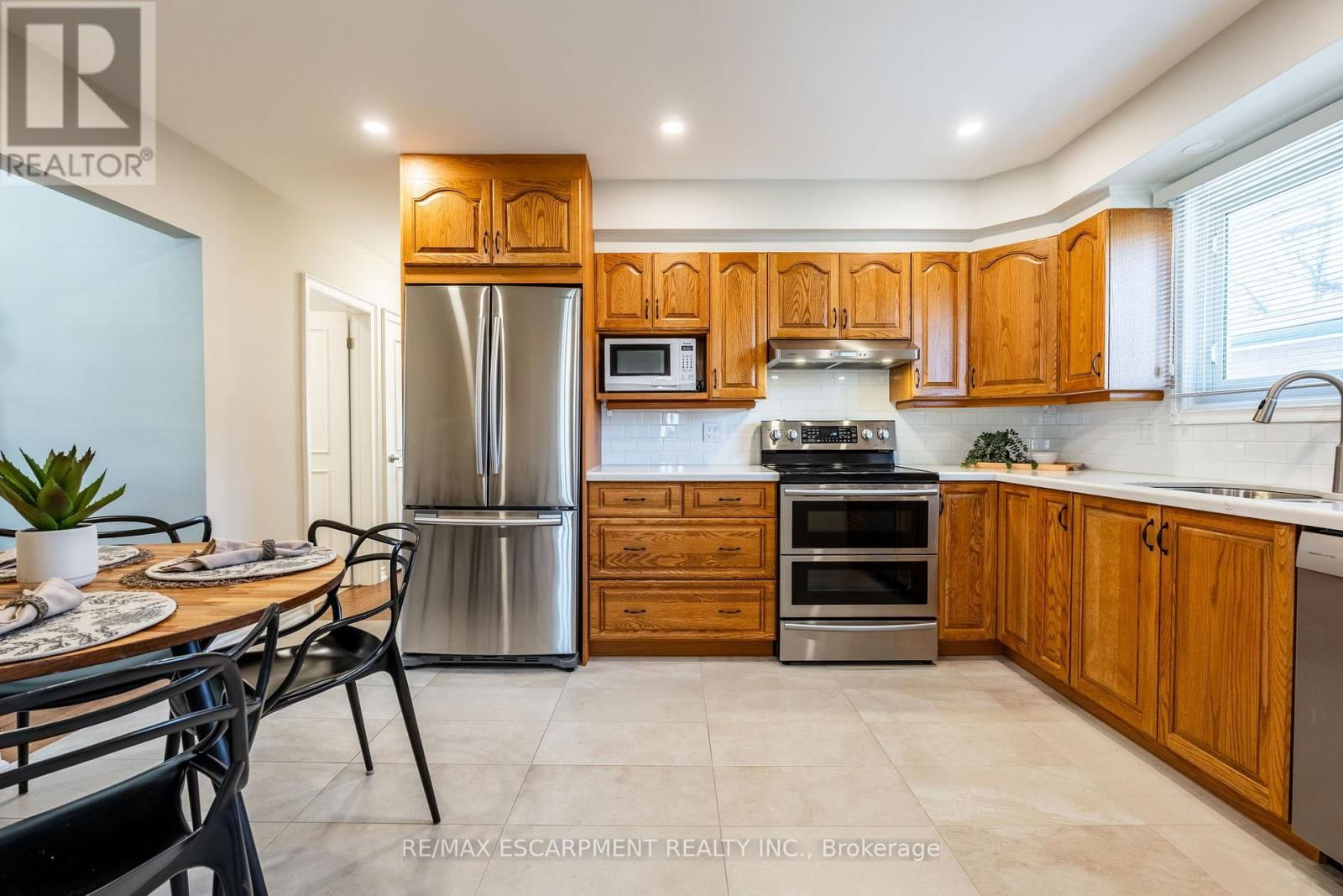 648 THORNWOOD AVENUE Image 10