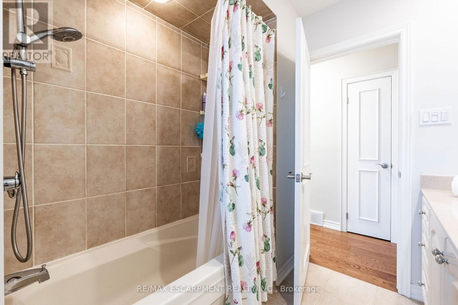 648 THORNWOOD AVENUE Image 15