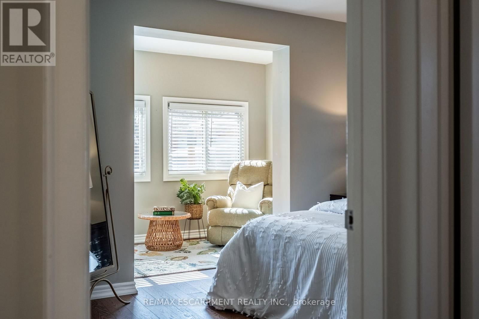 648 THORNWOOD AVENUE Image 17