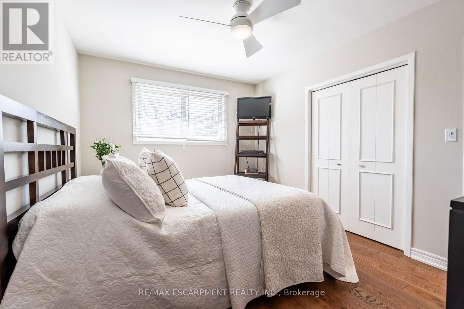 648 THORNWOOD AVENUE Image 25