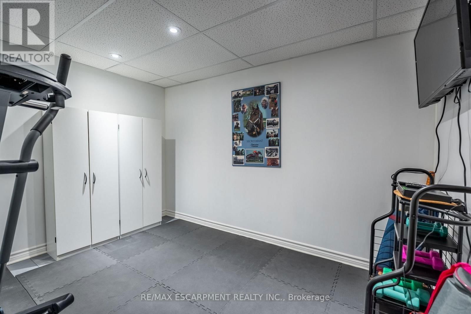 648 THORNWOOD AVENUE Image 28
