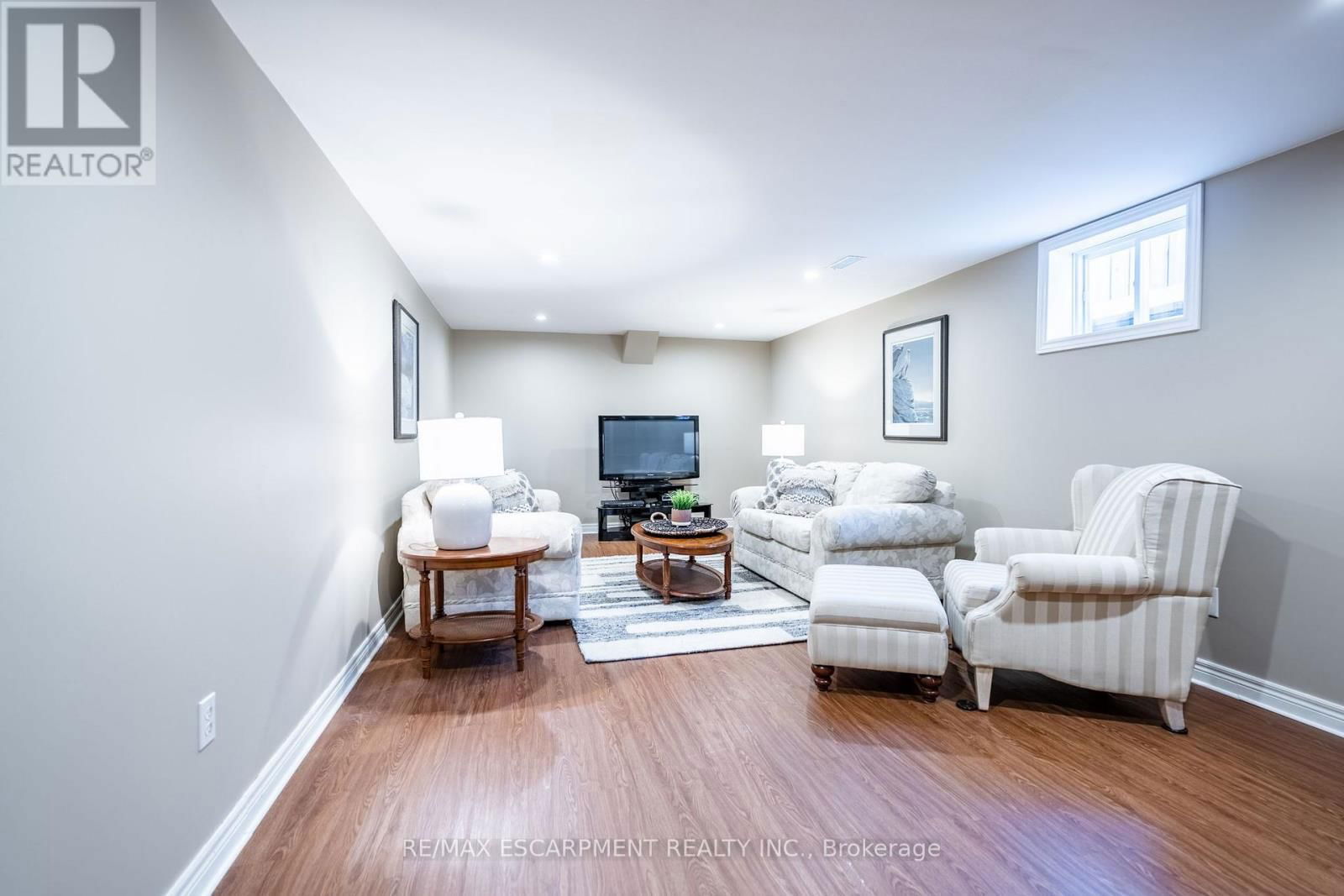 648 THORNWOOD AVENUE Image 30