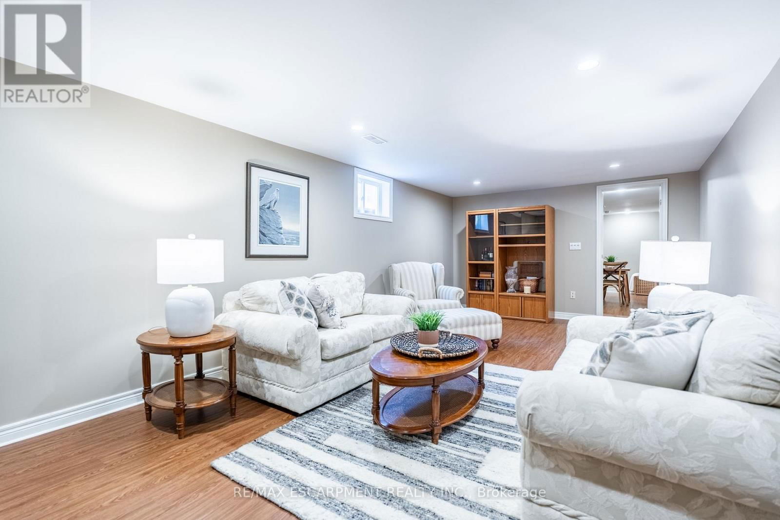 648 THORNWOOD AVENUE Image 31