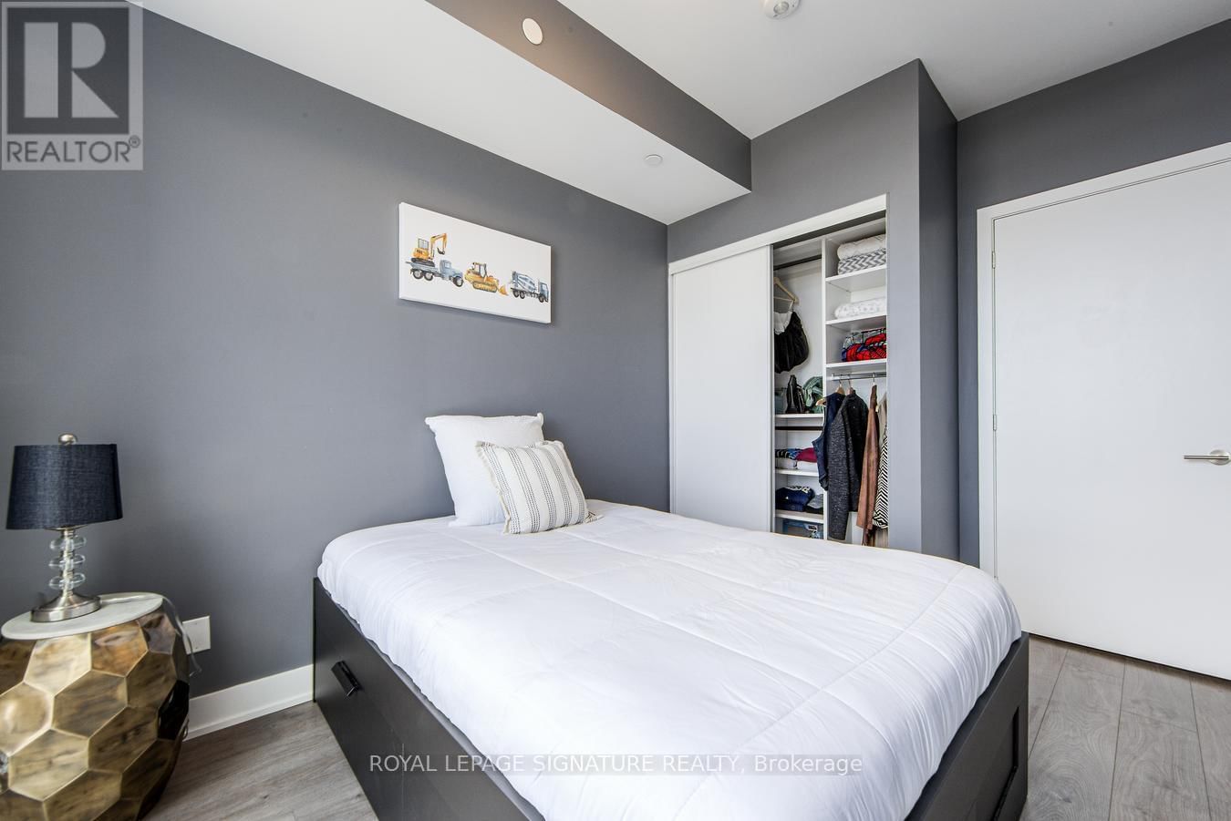 703 - 180 VETERANS DRIVE Image 31