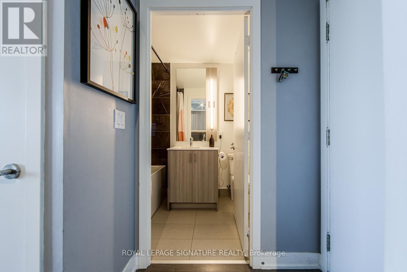 703 - 180 VETERANS DRIVE Image 34