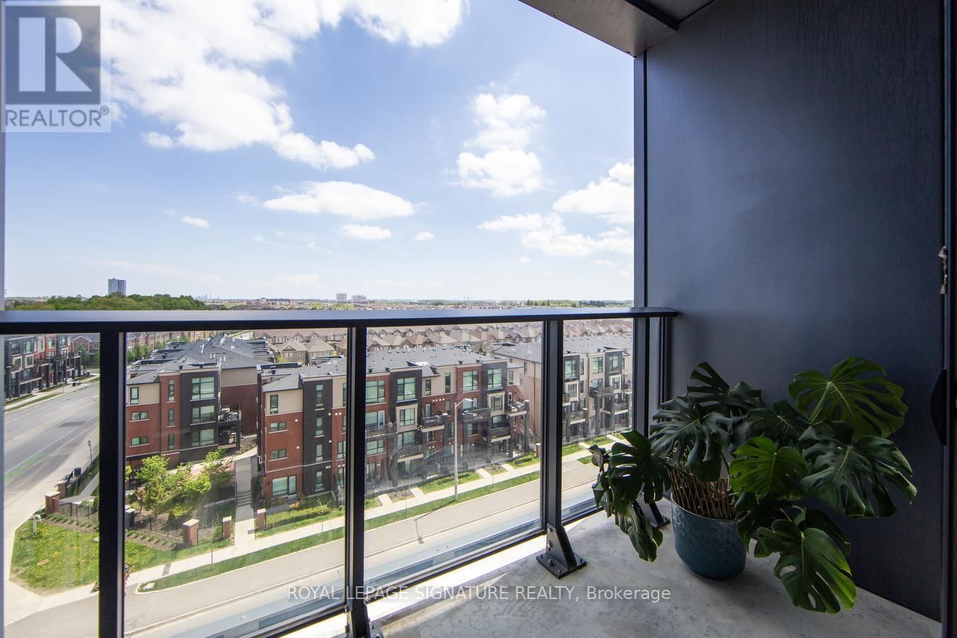 703 - 180 VETERANS DRIVE Image 38