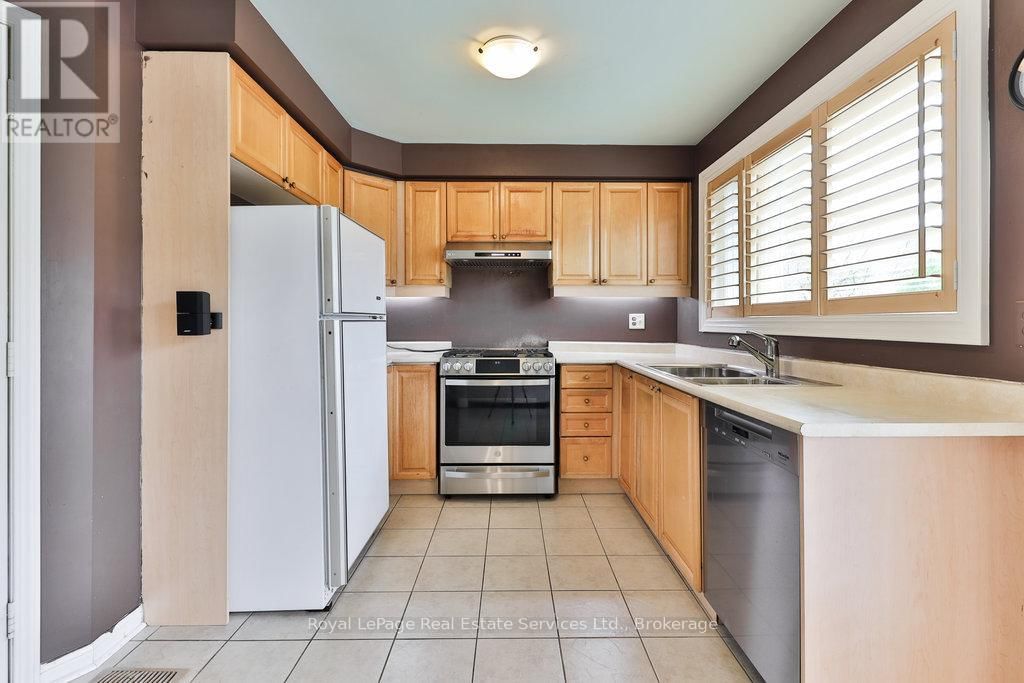 1332 SAGEWOOD CRESCENT Image 16
