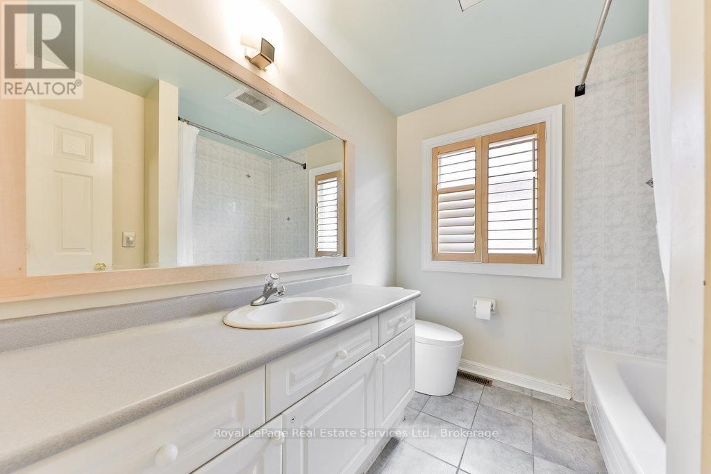 1332 SAGEWOOD CRESCENT Image 24