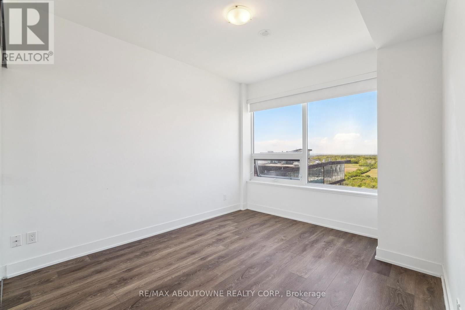 1605 - 297 OAK WALK DRIVE Image 12