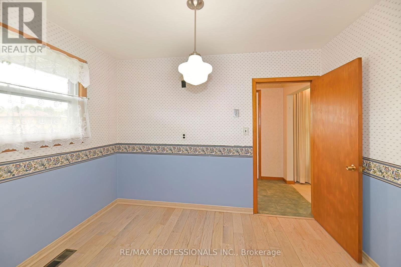 40 WESTMOUNT PARK ROAD Image 13