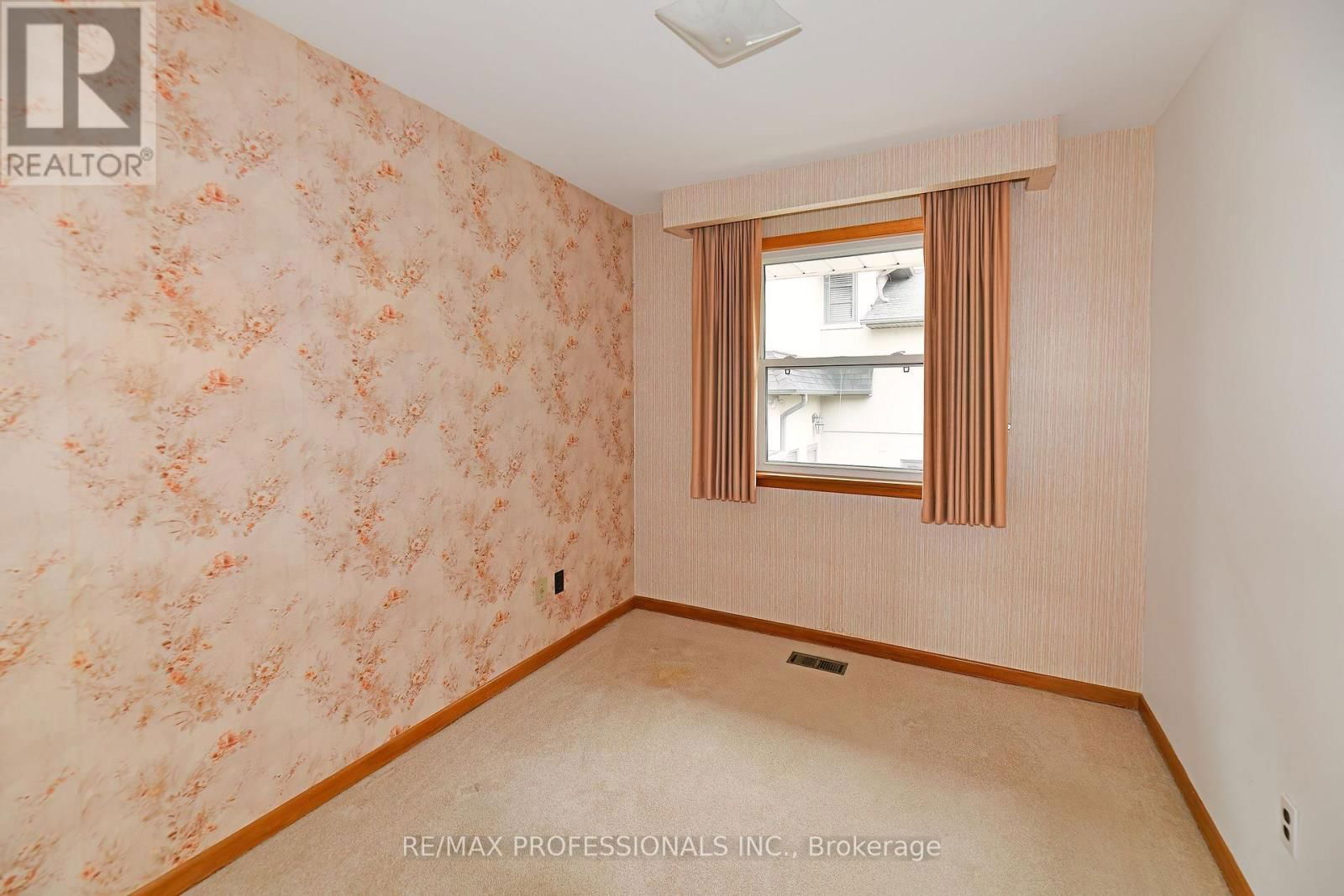 40 WESTMOUNT PARK ROAD Image 18