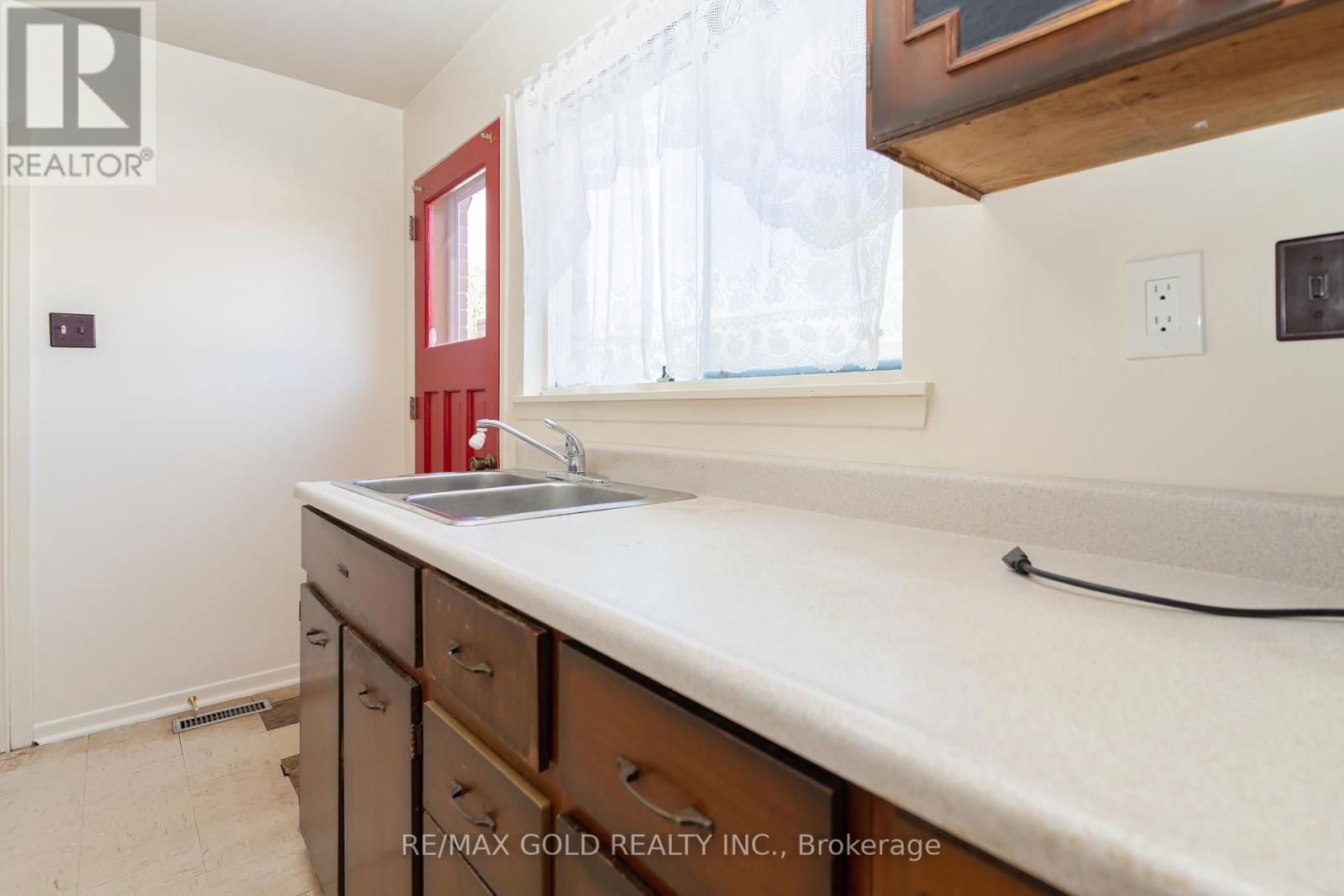 22 DALRAITH CRESCENT Image 12